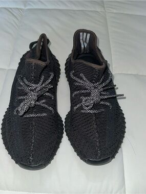 Yeezy 350 V2